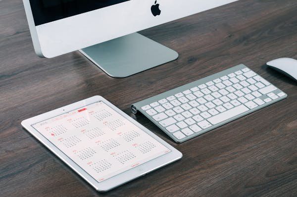 Simplify scheduling with a shared calendar app today